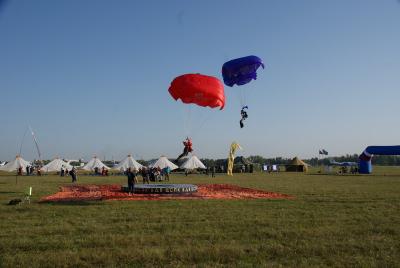 В рязанском небе прошли соревнования по парашютному спорту